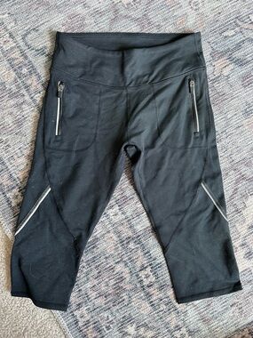 Fabletics Black Capri Leggings with Zipper Pockets